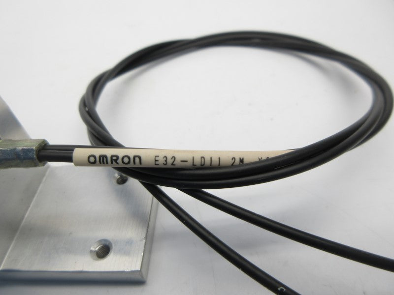 OMRON E32-LD11 2M (AS PICTURED) UNMP
