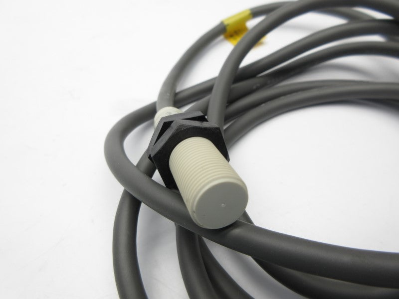 OMRON E2F-X2Y1 12-24VDC UNMP