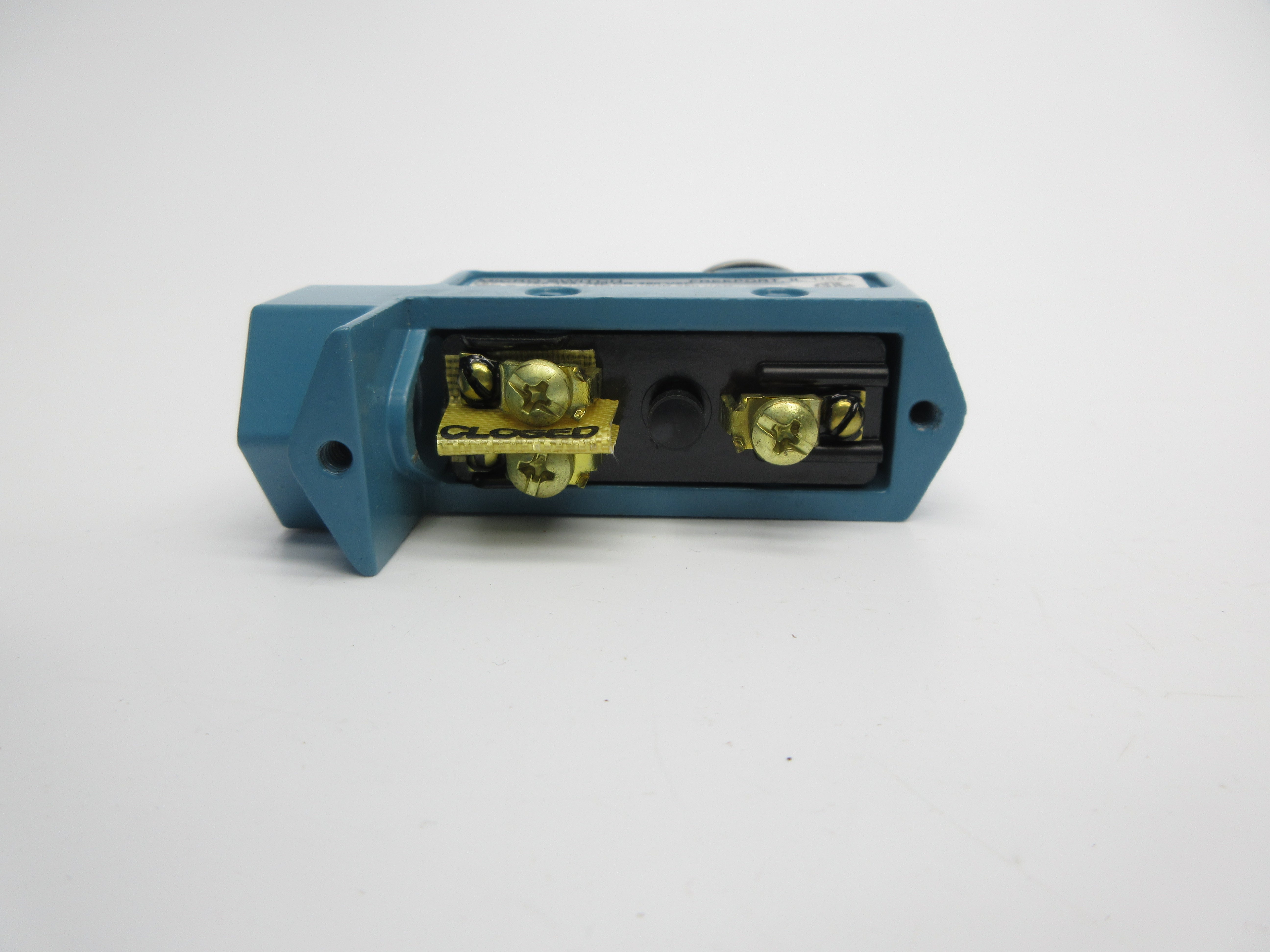 MICRO SWITCH BZE6-RNX1 480VAC 15A (AS PICTURED) NSNP