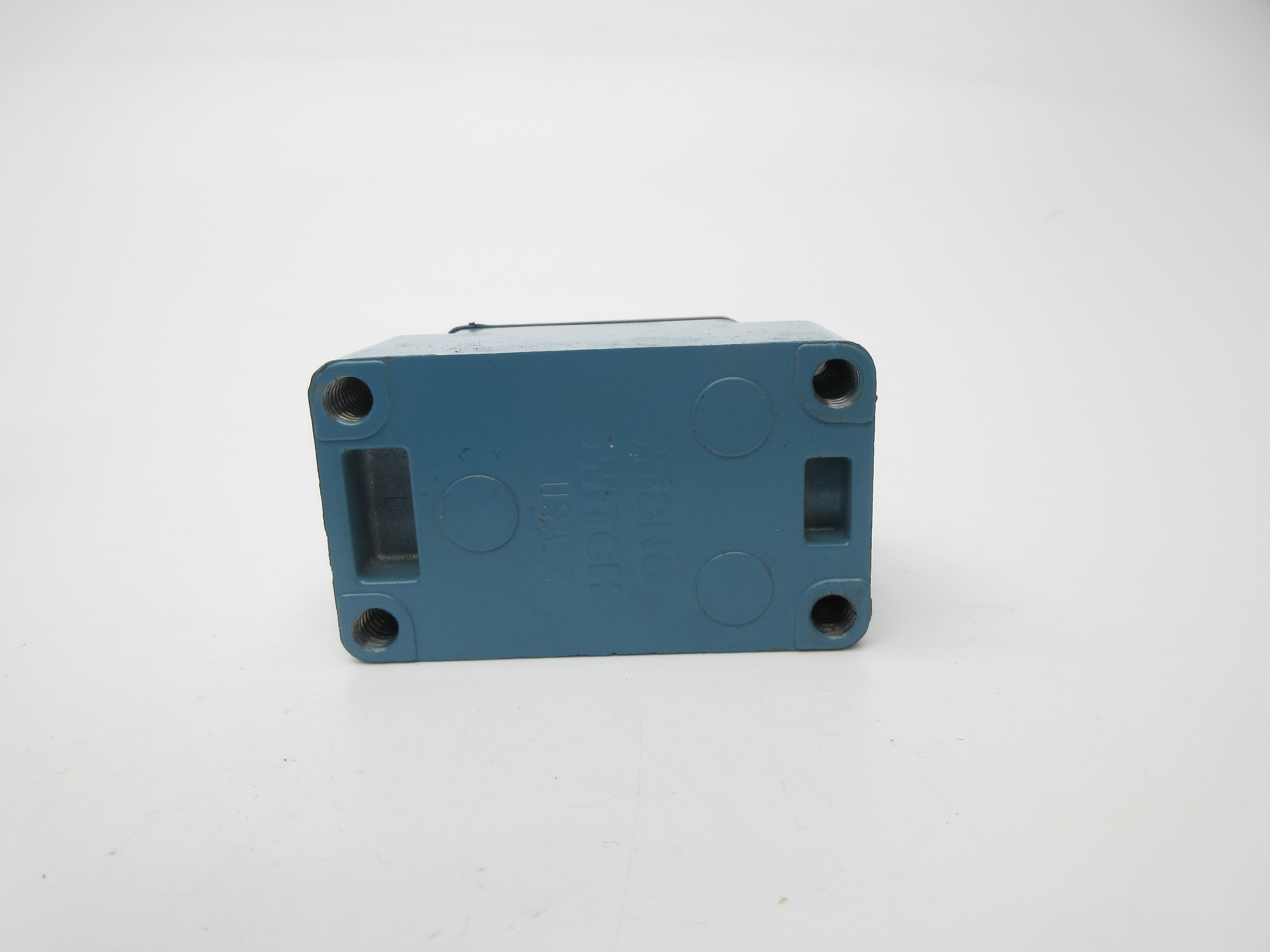 MICRO SWITCH 1LS56-L 480VAC 10A (AS PICTURED) NSNP