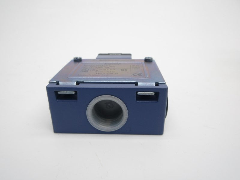 TELEMECANIQUE ZCKM1 240V 3A NSNP