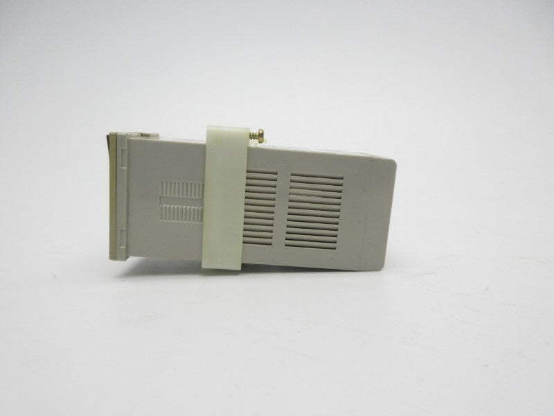 OMRON E5CS-R1KJX-F 100-240VAC 3A (AS PICTURED) NSNP