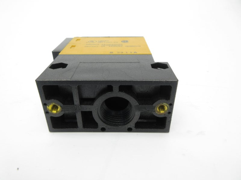 OMRON E3B2-D2M4-US-N 24-240VAC NSNP