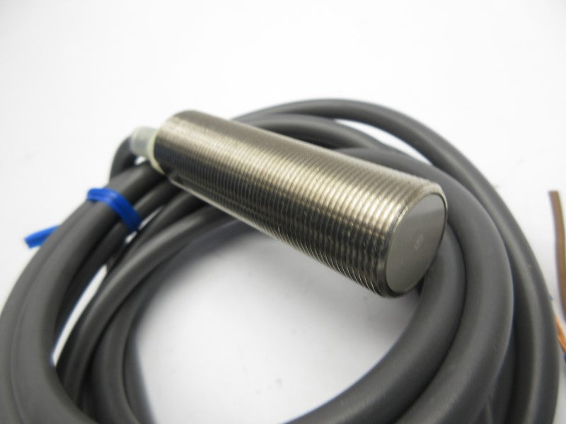 OMRON E2E2-X7D1 12-24VDC NSNP