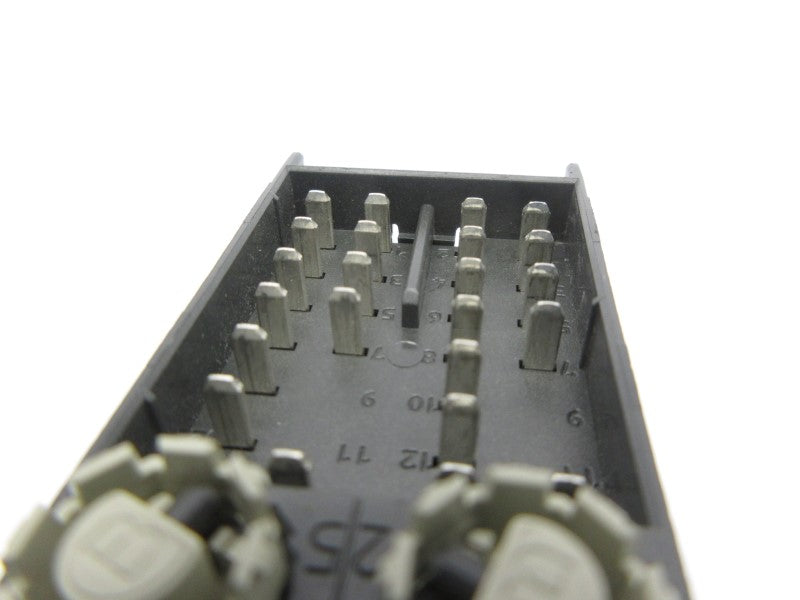 SIEMENS 6ES7138-4DE02-0AB0 UNMP