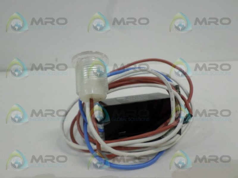ROYCE THOMPSON P12RE 472-1492 LIGHTING CONTROLLER DETECTOR NSNP