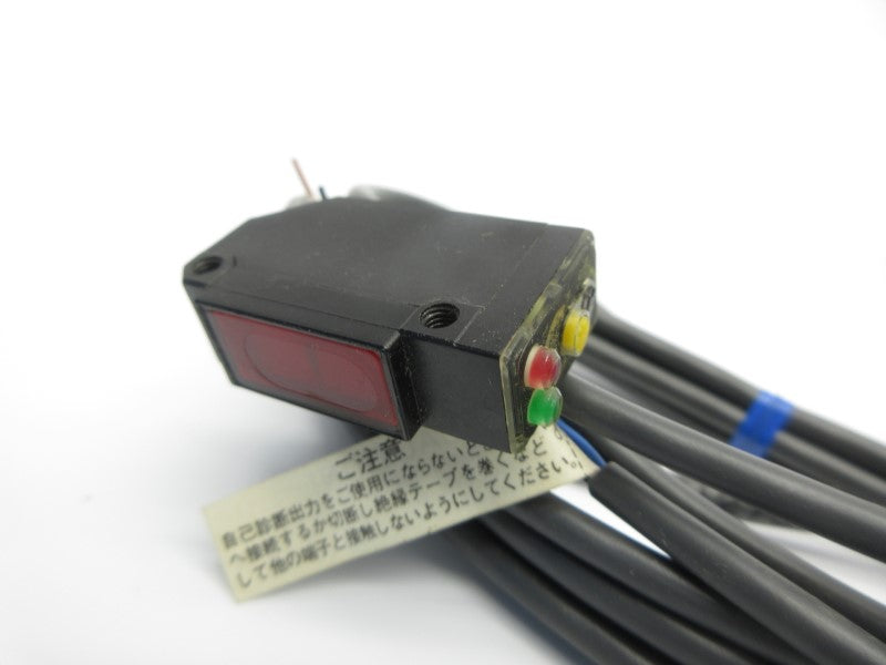 OMRON E3V-R2C43S 12-24VDC 2M NSMP