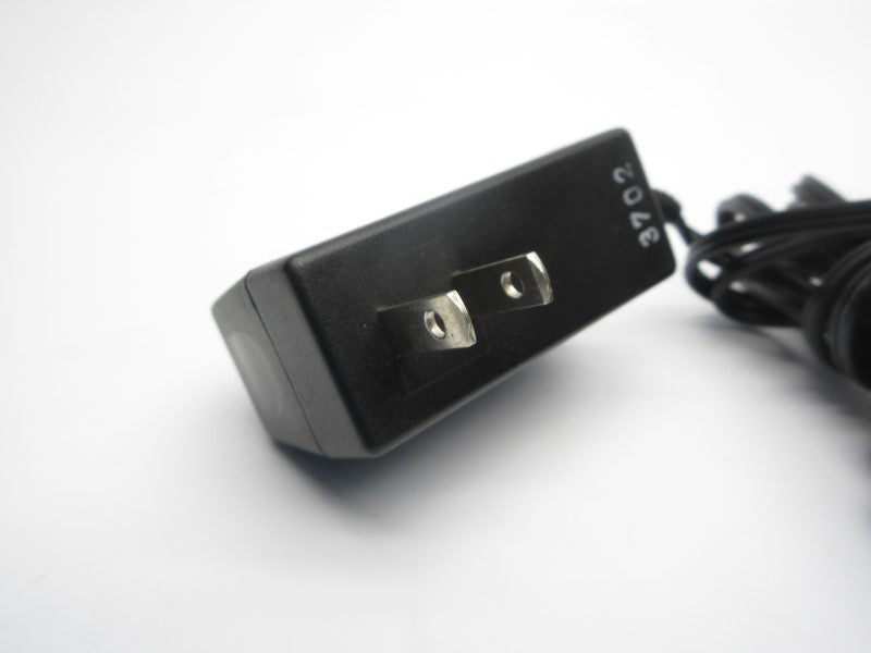 DVE DSA-0101F-05A 100-240V 0.3A NSNP