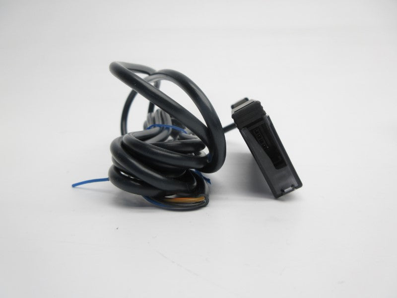 OMRON E2C-EDA11 12-24VDC 2M NSMP