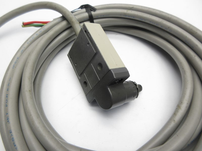 OMRON D4C-6324 30V 0.1A NSNP