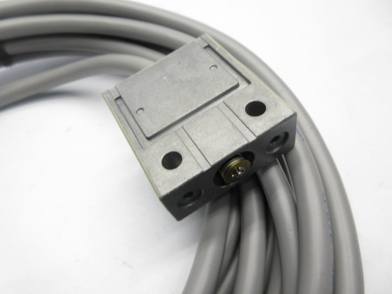 OMRON D4C-1350 250V 2A NSNP