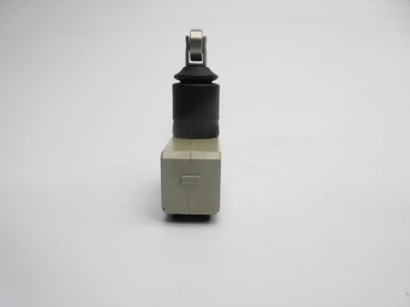 OMRON D4E-1D10N 30V 0.5A (AS PICTURED) NSNP