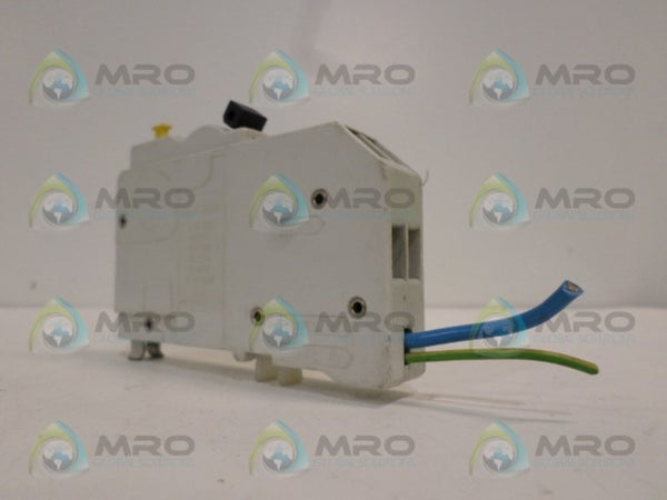 SQUARE D QO132B CIRCUIT BREAKER 32A (AS PICTURED) UNMP