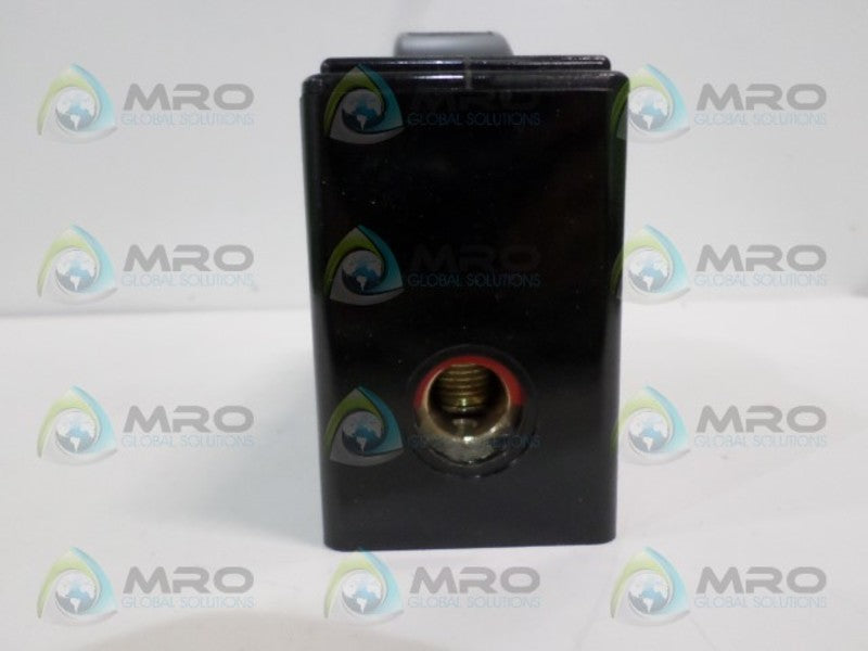 BUSSMANN RS200 FUSE HOLDER UNMP