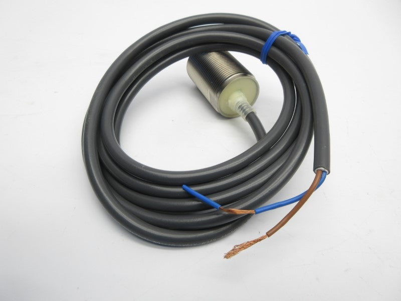 OMRON E2EM-X15X1 12-24VDC NSNP