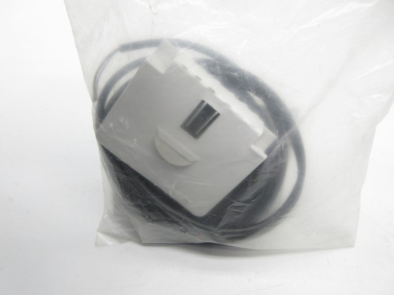 OMRON E3ZM-CT81 10-30VDC 2M NSMP