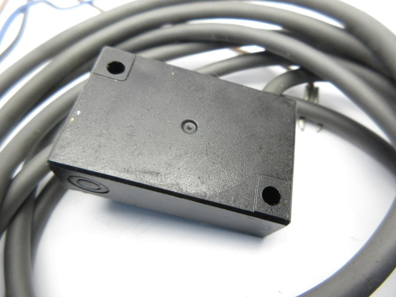 OMRON TL-T2E1 12-24VDC UNMP