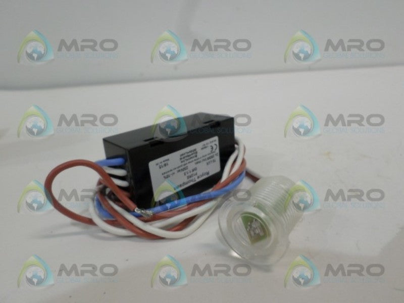 ROYCE THOMPSON P12RE 472-1492 LIGHTING CONTROLLER DETECTOR  NSMP