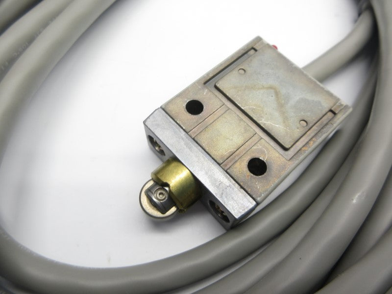 OMRON D4C-2702 250VAC 2A NSNP