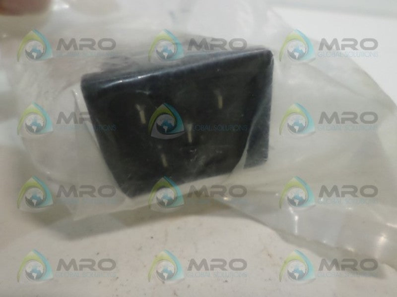 BULGIN PX0595/15/6 426-474 IEC PLUG NSMP