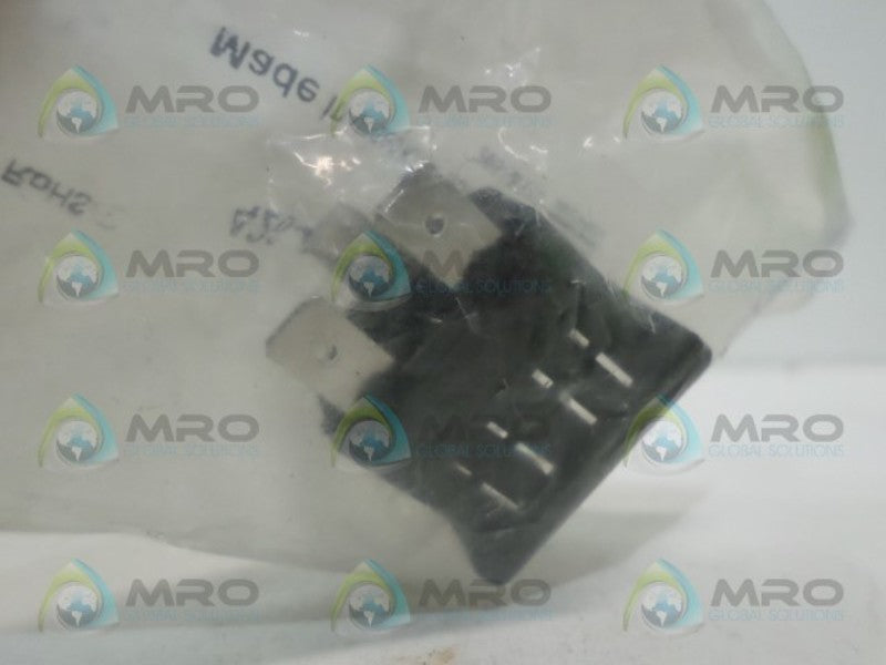 BULGIN PX0595/15/6 426-474 IEC PLUG NSMP