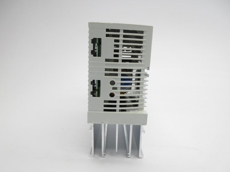 LENZE E82EV371K2C 00490461 1-240V 5.0A NSMP