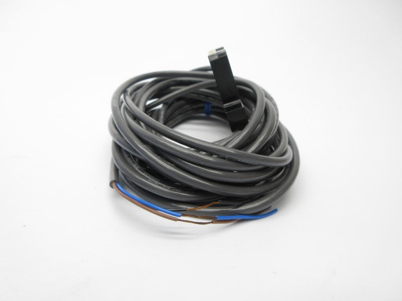 OMRON E3HF-1DE2 12-24VDC 5M NSMP