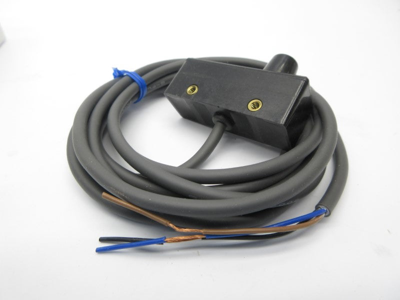 OMRON TL-M5ME1 10-30VDC 2M NSMP
