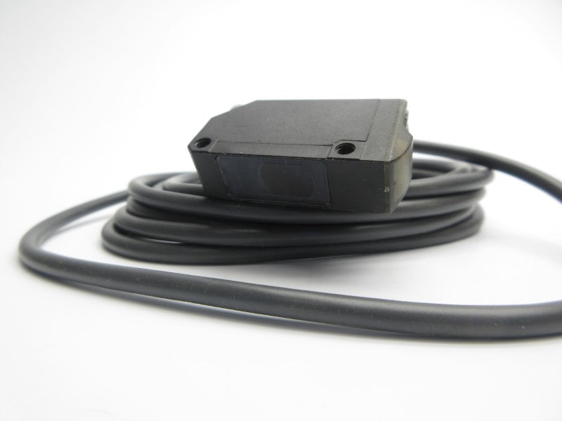 OMRON E3V3-T61-D 12-24VDC NSNP
