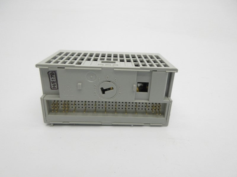 ALLEN BRADLEY 1794-OA8 SER. A 120VAC 4.0A REV. A01 NSMP