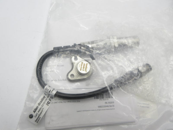 ALLEN BRADLEY 440N-Z21S17H SER. B F/W 1.005 24VDC NSMP