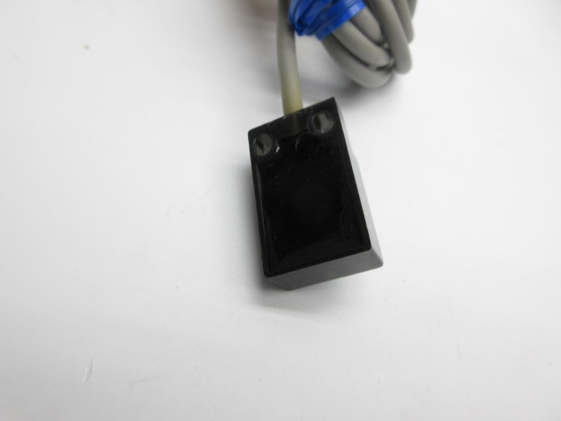 OMRON TL-W5MC15-7 12-24VDC NSNP