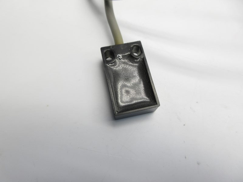 OMRON TL-W5MC15-7 UNMP