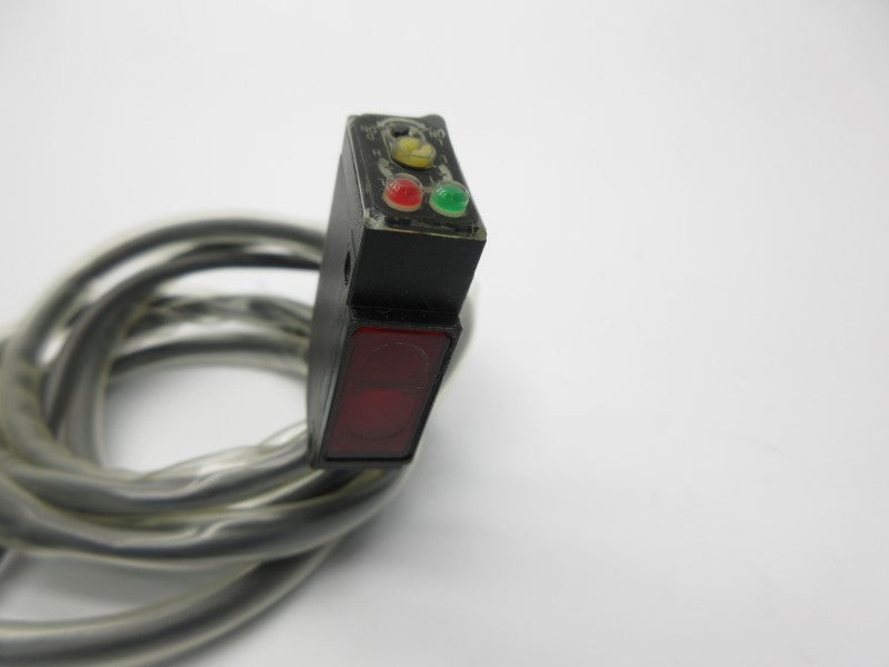 OMRON E3V-R2C43S 12-24VDC UNMP