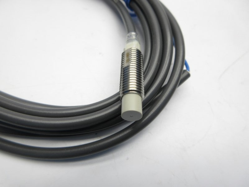 OMRON E2E-X4MD1 12-24VDC NSNP