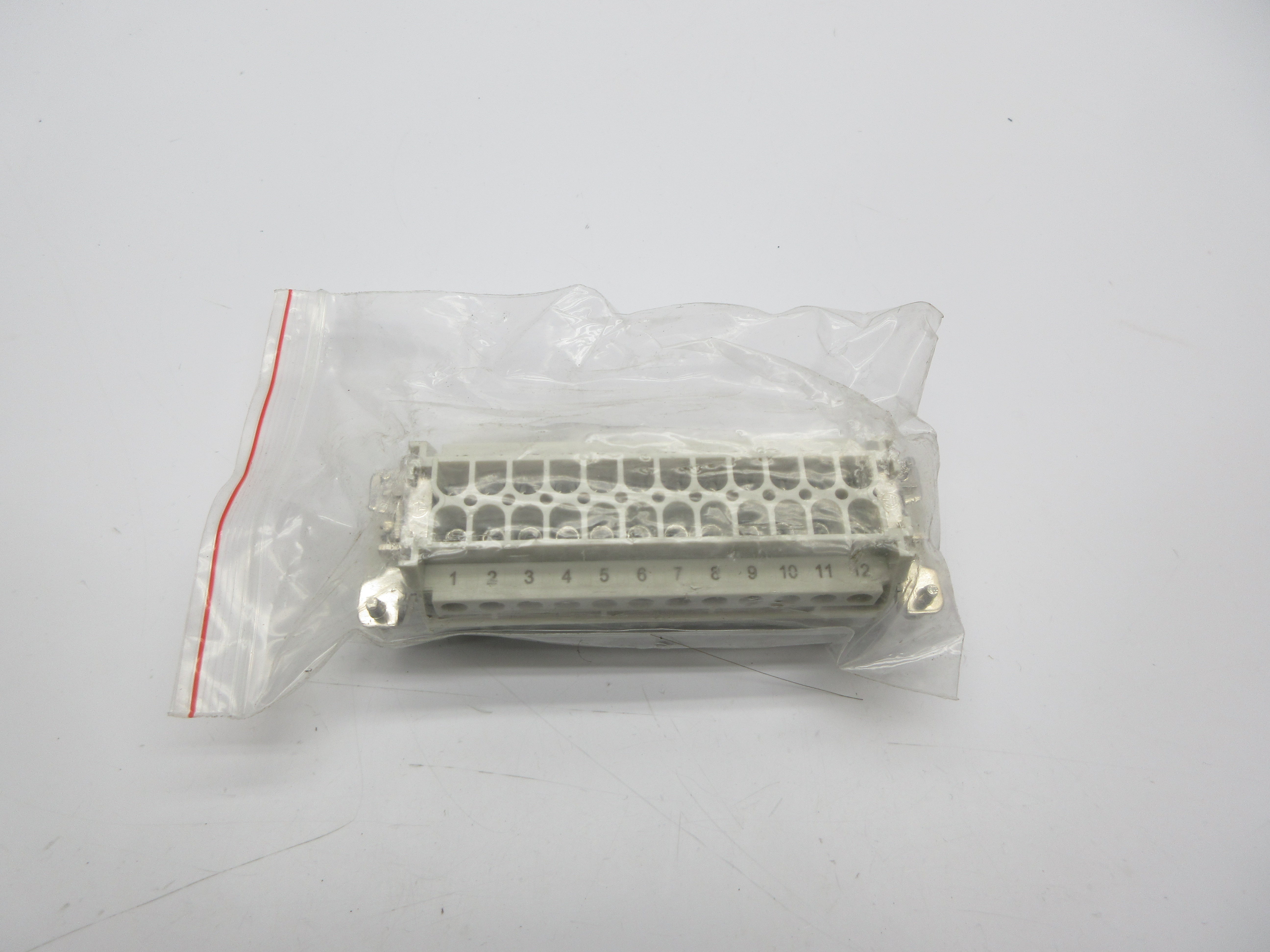 ZIP PORT ZP-MC24B-1-FS024 600V 16A NSMP