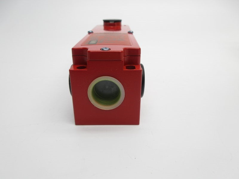 TELEMECANIQUE XCSLF3737513 240VAC 0.75A NSMP
