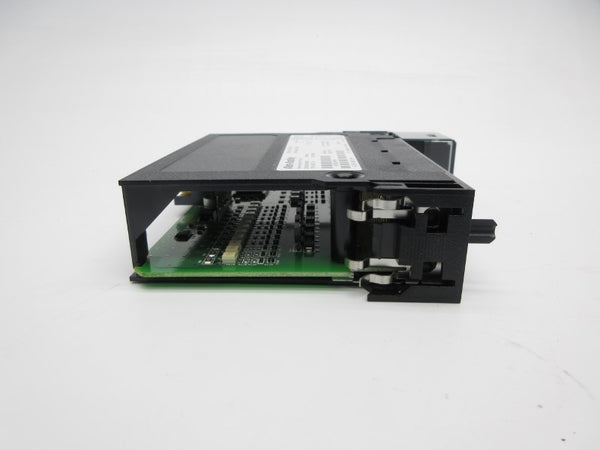 ALLEN BRADLEY 1756-OB16I SER. A F/W 3.2 24VDC NSNP