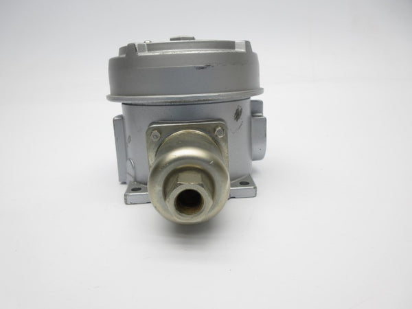 UNITED ELECTRIC J120-137 480VAC 15A 5PSI NSNP