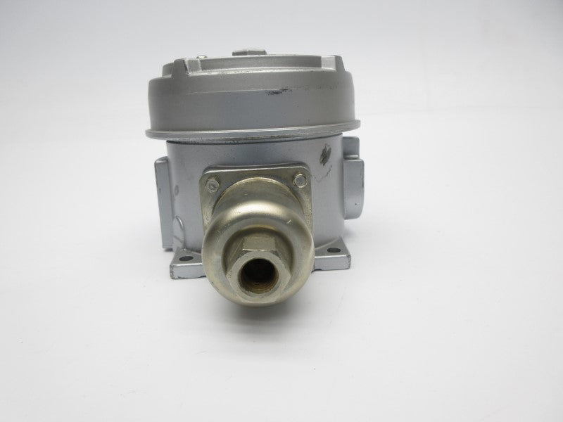 UNITED ELECTRIC J120-137 480VAC 15A 5PSI NSNP