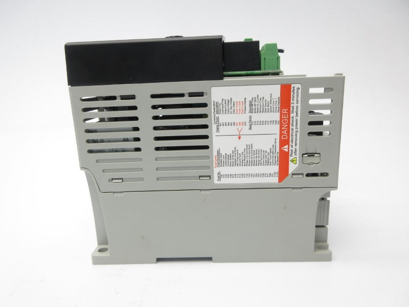 ALLEN BRADLEY 22A-V2P3N104 SER. A F/W 5.01 90-132VAC 9.0A UNMP