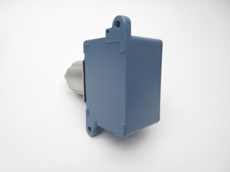 UNITED ELECTRIC J6-S136B 480VAC 15A 0-50"WC NSNP