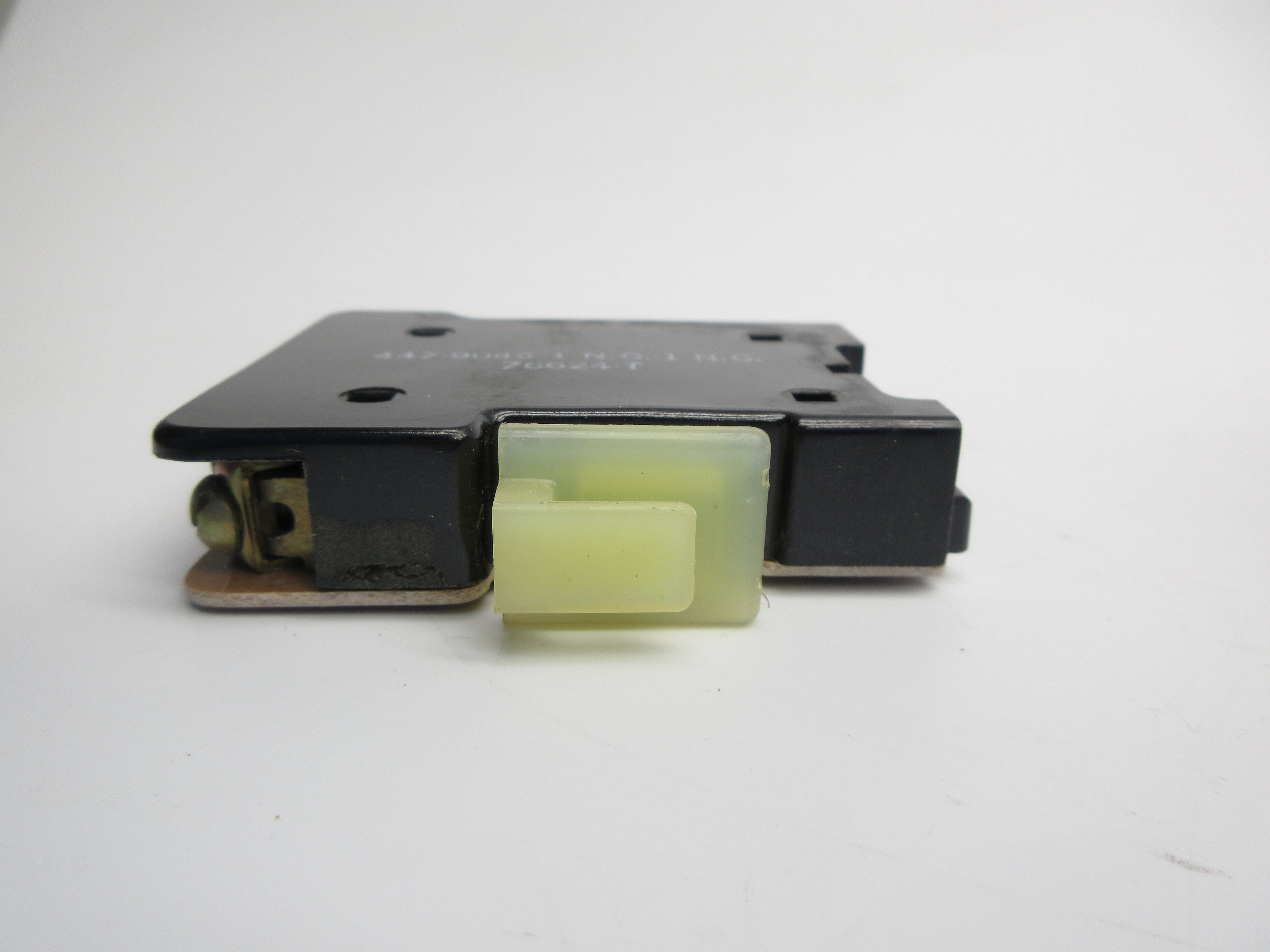 AUXILIARY CONTACT 447-9045 76624-T NSNP
