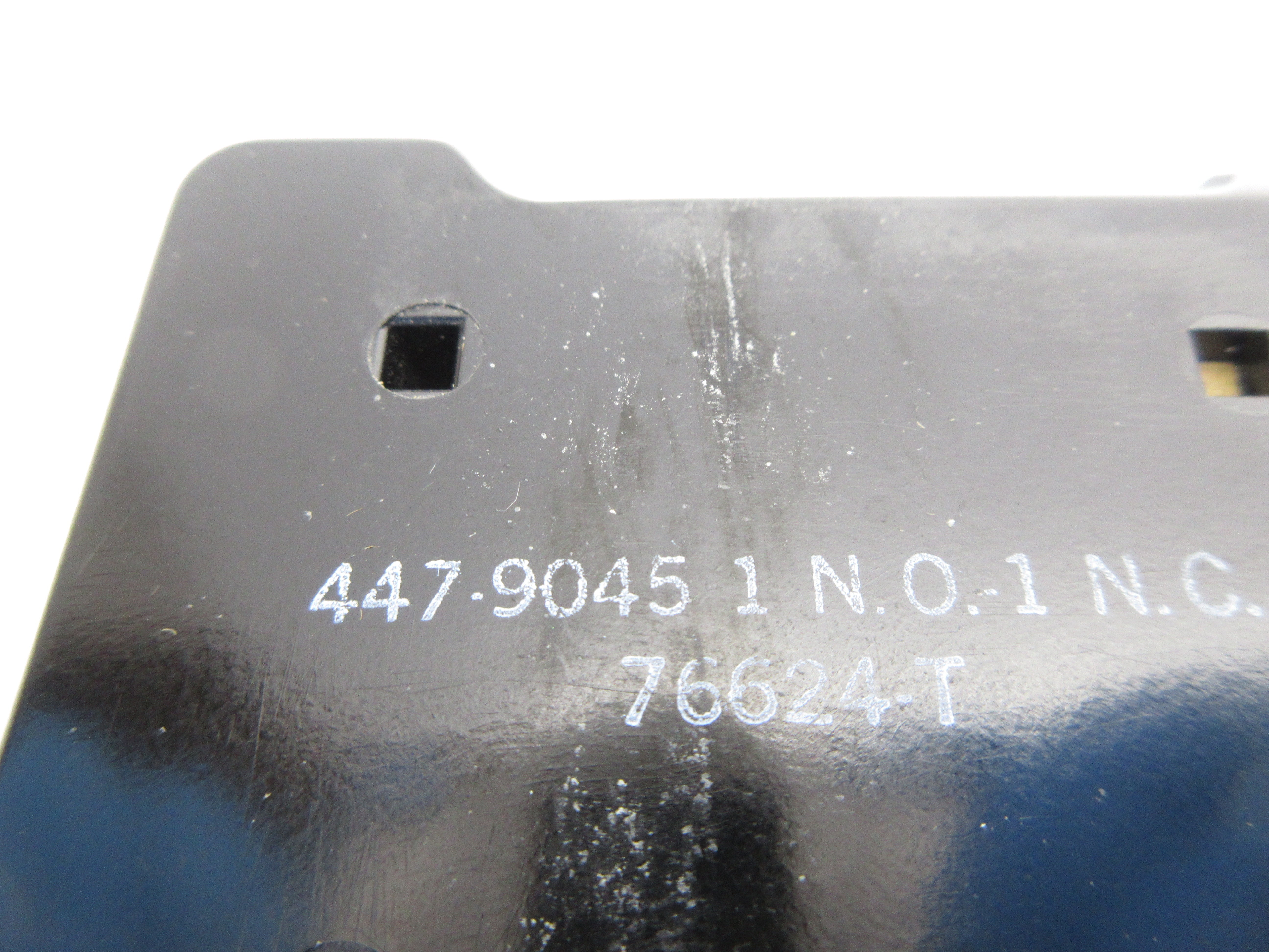 AUXILIARY CONTACT 447-9045 76624-T NSNP