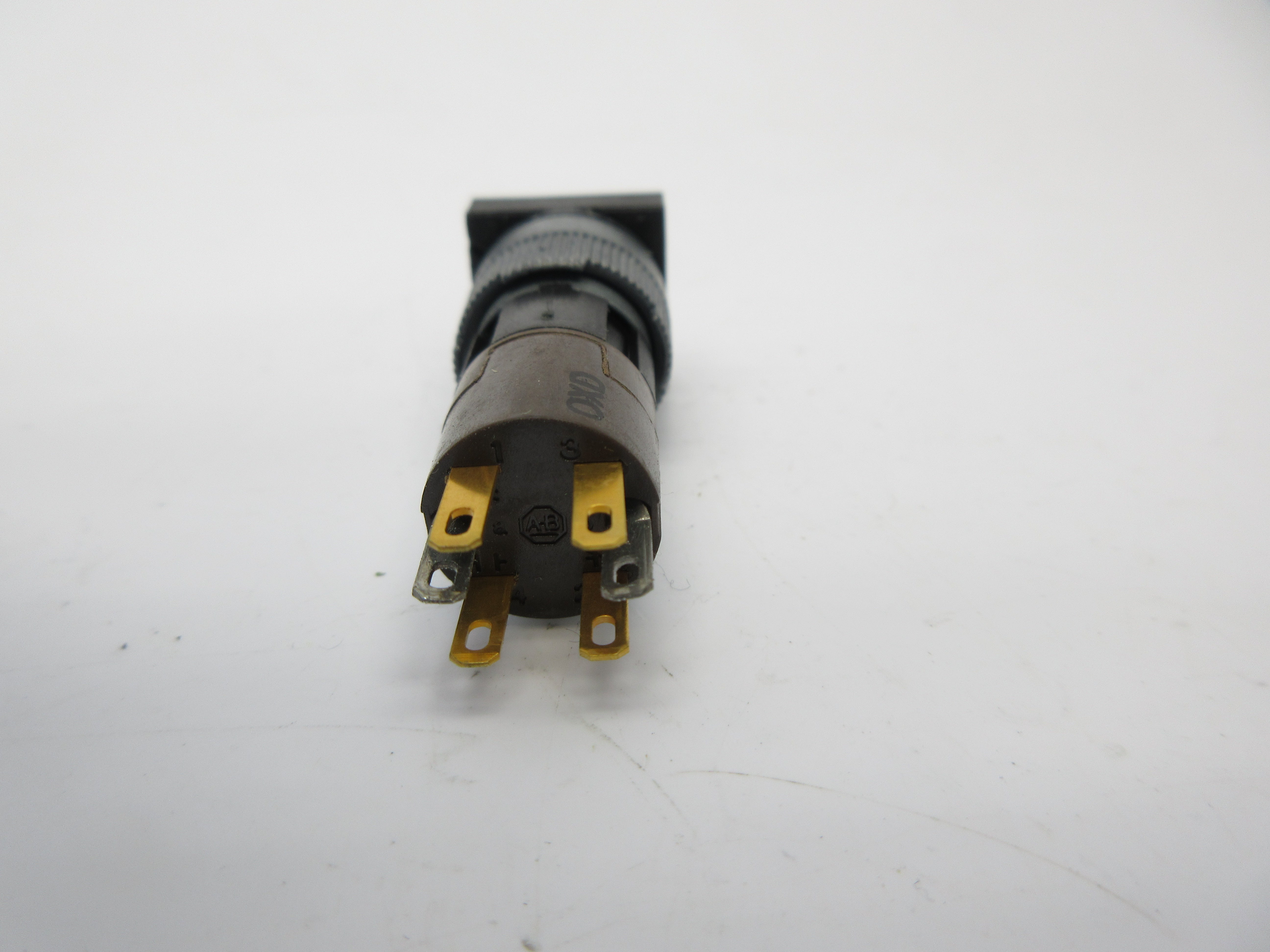 ALLEN BRADLEY 800A-MW SER. B 125VAC 1A NSNP