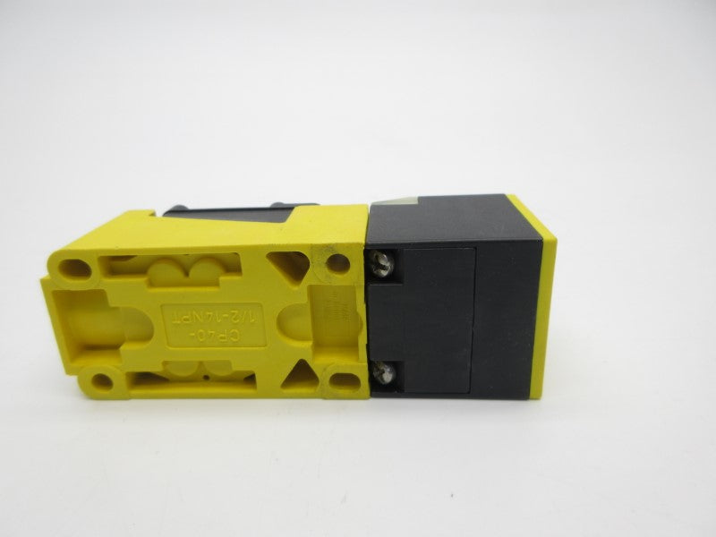 TURCK NI20-CP40-FZ3X2/S10 20-250VAC NSNP