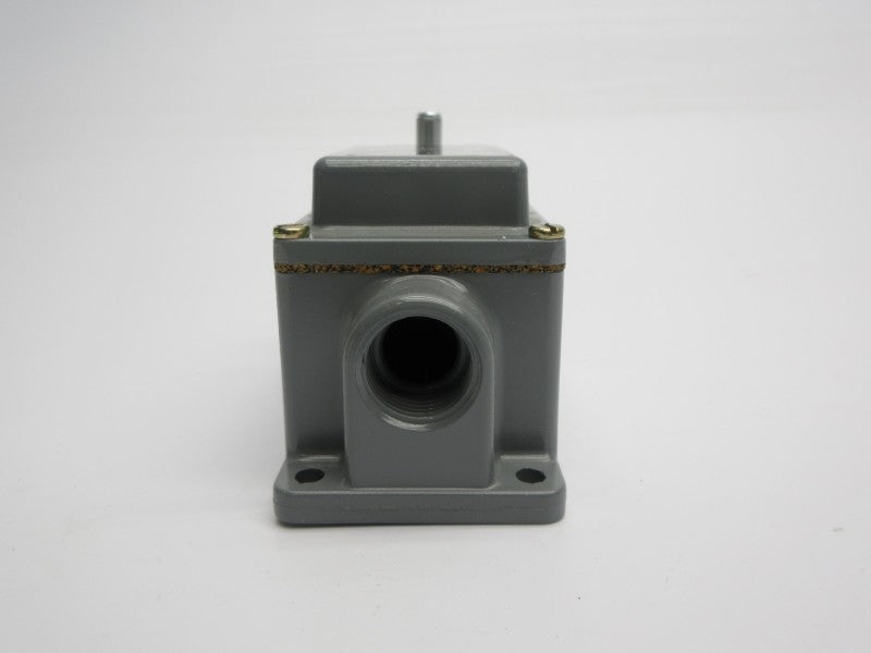 ALLEN BRADLEY 802T-R7TD SER. 2 120VAC 3A (WH) NSMP
