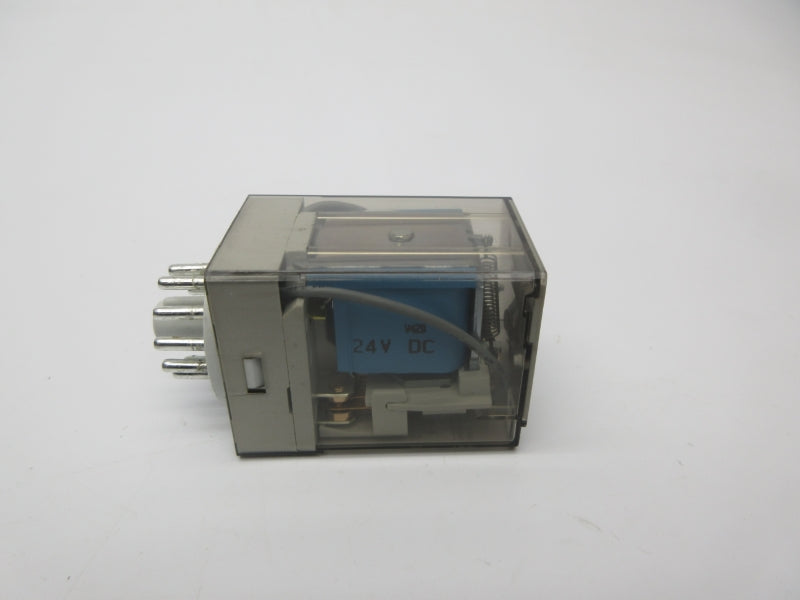 ALLEN BRADLEY 700-HAB3Z24 SER. D 24VDC 6A (WH) NSMP