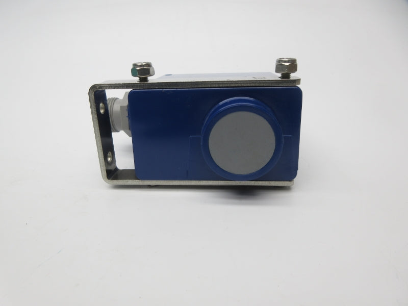 TELEMECANIQUE SM552A173 12-24VDC NSNP