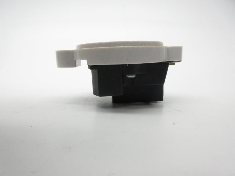 PLUG BS546 250V 15A NSNP